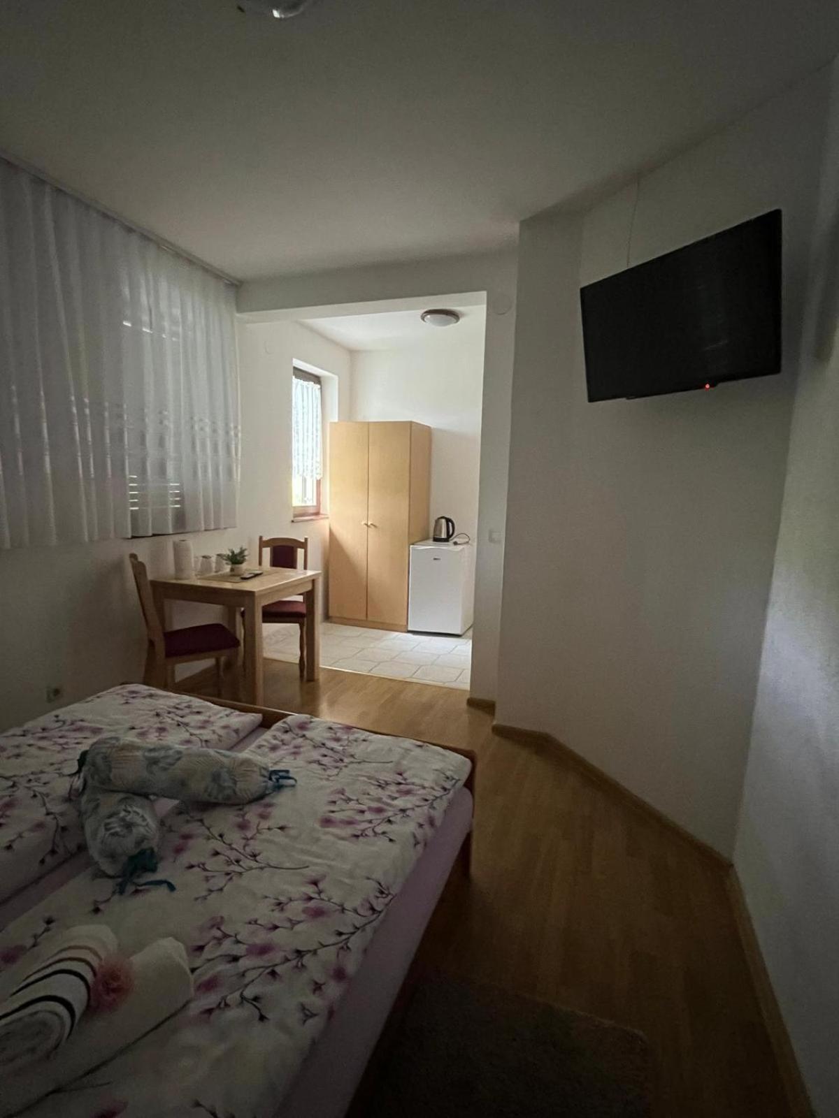 Guest House Stefanija Poljanak Kültér fotó