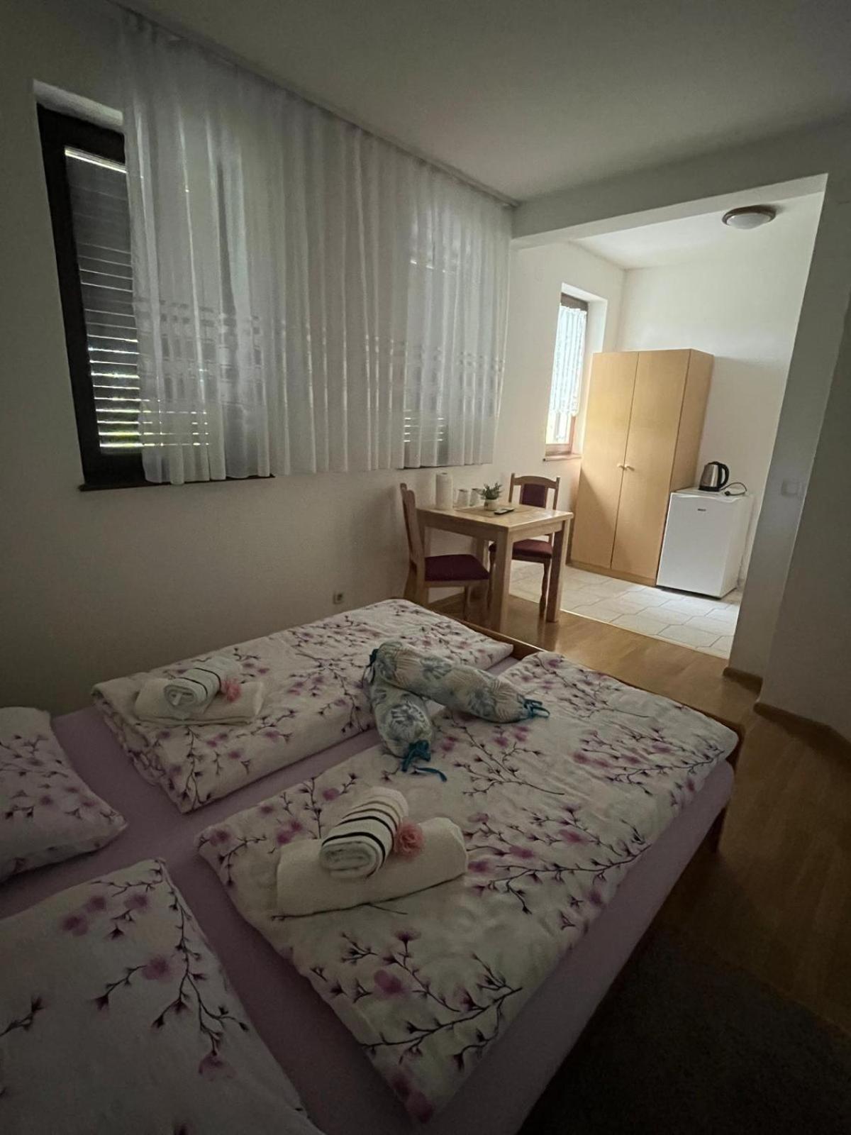 Guest House Stefanija Poljanak Kültér fotó