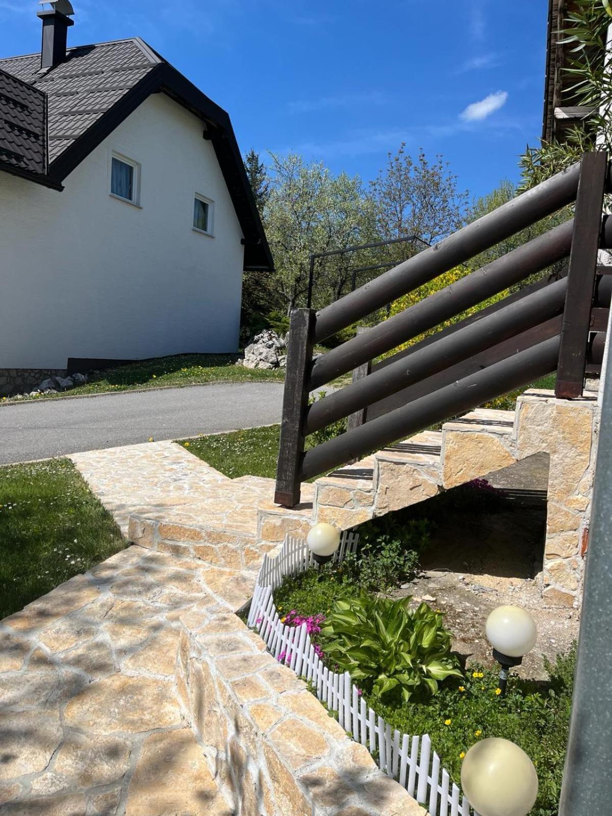 Guest House Stefanija Poljanak Kültér fotó