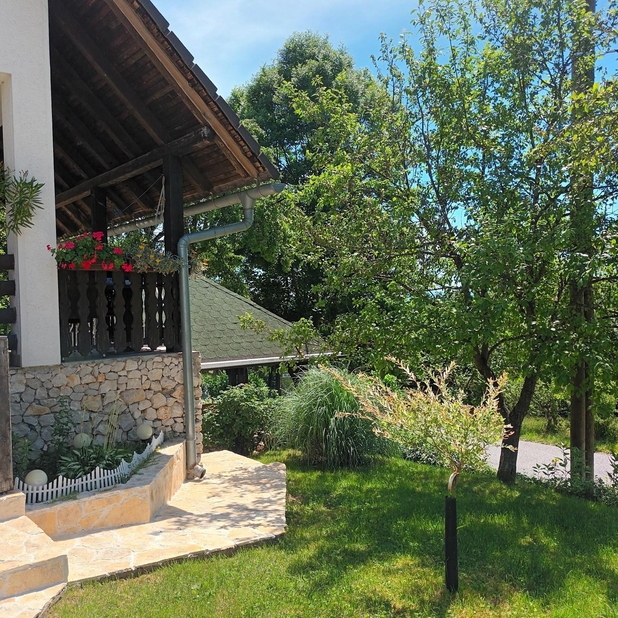 Guest House Stefanija Poljanak Kültér fotó